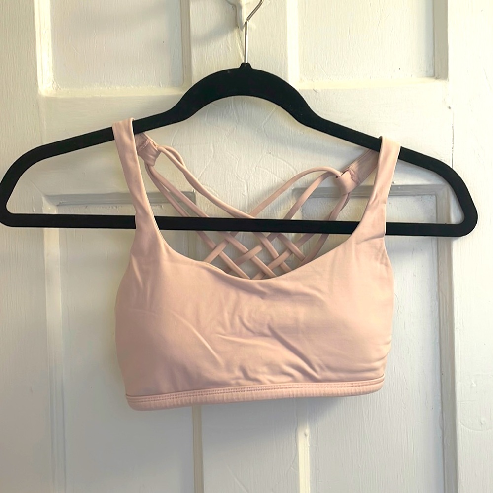 Like new lululemon free to be work out bra. Back crossing detail.
